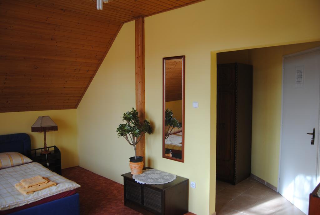 Villa Hedi Dunakiliti Εξωτερικό φωτογραφία