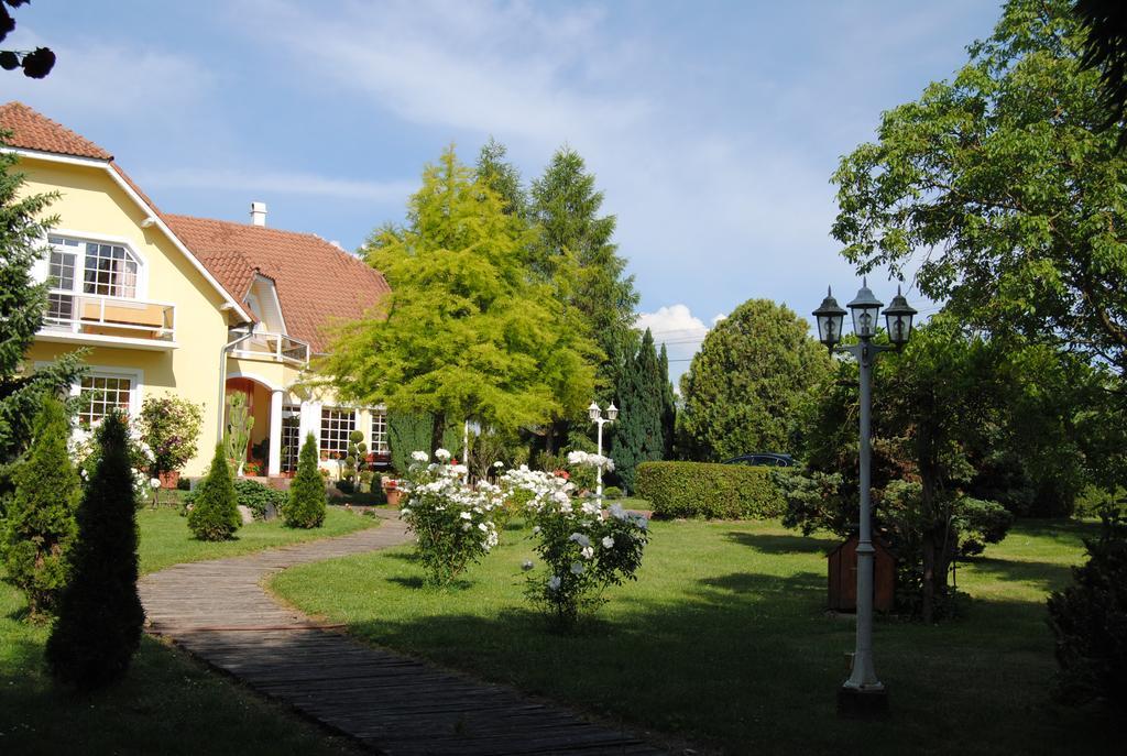 Villa Hedi Dunakiliti Εξωτερικό φωτογραφία