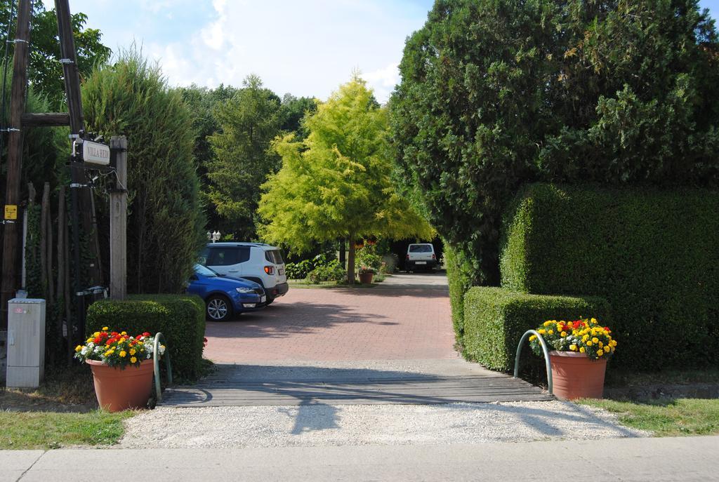 Villa Hedi Dunakiliti Εξωτερικό φωτογραφία