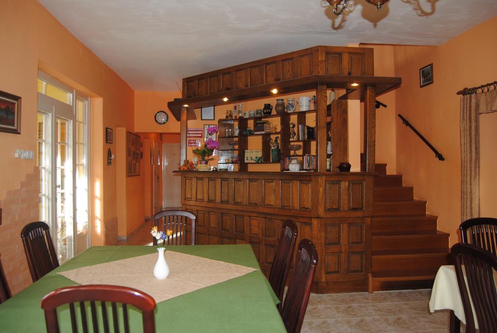 Villa Hedi Dunakiliti Εξωτερικό φωτογραφία